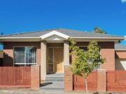 Immaculate Three Bedroom Home in a Quiet, Convenient...