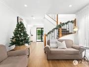 Immaculate Townhouse in Prime Mansfield Location