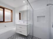 Immaculate Unit in Ideal Location