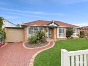 Immaculate Villa Living Moments from the Shoreline Immaculate Villa Living Moments from the Shoreline