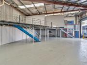 Immaculate warehouse & office in Alexandria