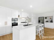 Immaculately Presented Lakefront Living | 850m to the Beach