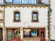 Immeuble usage mixte, avec jardin et terrasse, Centre...