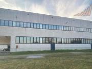 IMMOBILE DI RAPPRESENTANZA CON AMPIO TERRENO