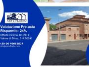 Immobile in asta di 72 m, box auto in vendita a Siena