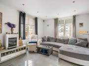 IMMORath.de 4 Zimmerwohnung mit zwei Garagen