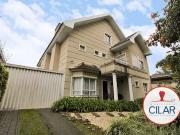 Imobiliária Cilar Aluga Casa 5 Quartos no Alto da Glória...