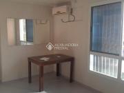 Apartamento térreo á venda de 2 quartos com pátio Pronto...