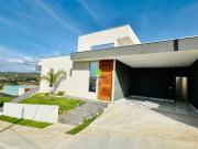 Casa em Condomínio Fechado