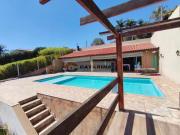 Imóvel à venda em condomínio fechado com segurança 24h!