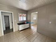 Imóvel com 2 casas no terreno, casa da frente 2 quartos...