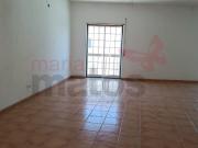 Imóvel com 68m2 e terraço com 59 m2 localizado na...