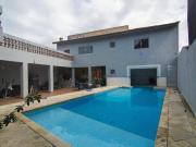 imóvel com piscina em Itanhaém com boa localização