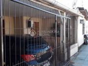 Imóvel com três dormitórios