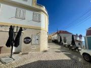 Imóvel comercial reconvertível em T2 para Habitação em...