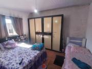 Imóvel em lote de 480m² com casa, loja e 2 barracões no...