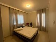 Imóvel para aluguel possui 180 metros quadrados com 4...