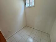 Imóvel para aluguel possui 200 metros quadrados com 3...