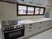 Imóvel para aluguel possui 230 metros quadrados com 4...