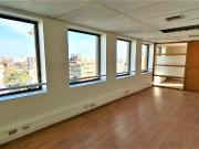 Impecable, A Pasos De Metro Con Estacionamiento