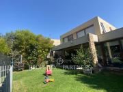 Impecable casa completamente equipada, en condominio...