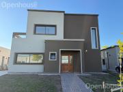 IMPECABLE Casa DE 6 AMBIENTES en BARRIO SAN PABLO!...