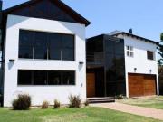 Impecable Casa recién restaurada en Country Jockey Club