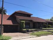 IMPECABLE CHALET 5 AMBIENTES SOBRE DOS LOTES EN ESQUINA...