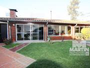 Impecable chalet de 5 ambientes con jardín Victoria,...