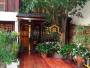 Impecable dúplex en Haedo con cochera, patio con...