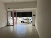 Impecable Local 37 m2 mas patio 10 m2