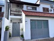 IMPECABLE PH AL FRENTE C/PILETA Y DOBLE COCHERA