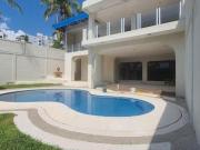 IMPECABLE, PRIVADA, UBICADA RESIDENCIA EN COSTA AZUL