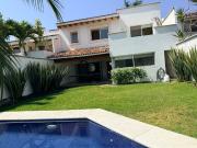 Impecable residencia en Zona Dorada