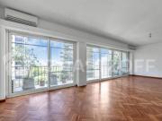 Impecable semipiso de 4 ambientes sobre calle Arroyo....