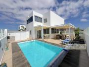 Impecable Villa De 2 Dormitorios Con Piscina Privada...