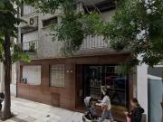 Impecable y espacioso monoambiente al frente con balcón...