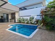 Impecável casa de luxo em condomínio fechado em Valinhos...