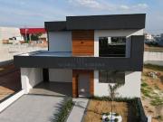 Impecável Casa de Luxo no Residencial Lucilla em...