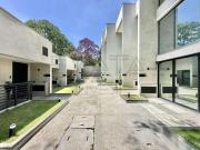 Impecável casa LOFT em condomínio à venda na Granja...