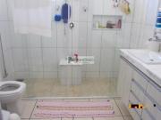 Impecável residência em condomínio na Estância das...