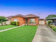 Impeccable family residence and granny flat in a prized...