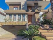 Imperdível: Casa de Alto Padrão à Venda em Condomínio de...