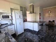 Deslumbrante casa em condomínio para venda com 4...