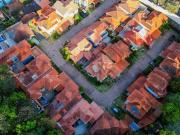 Aconchegante casa em condomínio para venda e locação com...