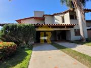 Imperdível residência em condomínio à venda em São José...