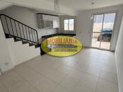 IMPERDÍVEL SOBRADO NO CAMPO DE SANTANA, 02 DORMITÓ