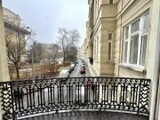 Imperiales Wohnen im Stilaltbau! 5 Zimmer, 245 m², 4...