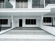 Impian Emas Iconia Brand new unit 4bedrooms 4bathrooms...