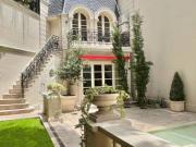 Imponente casa en Av. Coronel Diaz y Castex. 100...